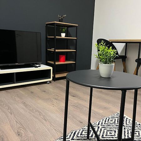 M - Square Private Rooms 斯科普里 客房 照片